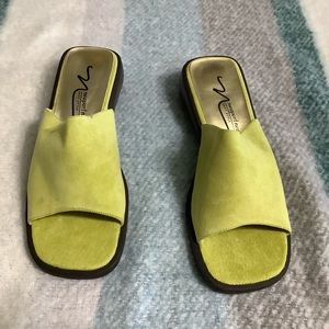 Newport News  leather sandal color green size 11B New without tag